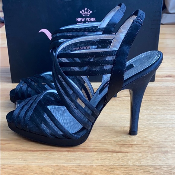 Black Satin Heels/ Size 7